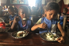 Ecole Antoine : Le repas en classe